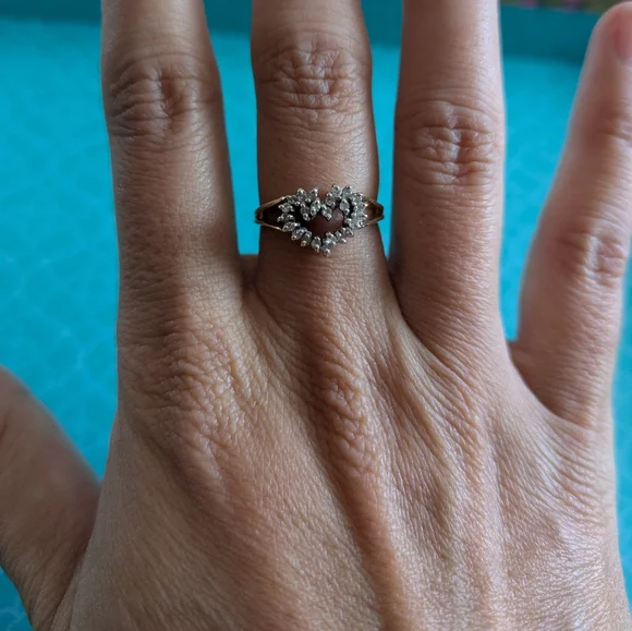 Kay Jewelers 14k Gold with Diamonds Heart Ring Vintage - Picture 2 of 4